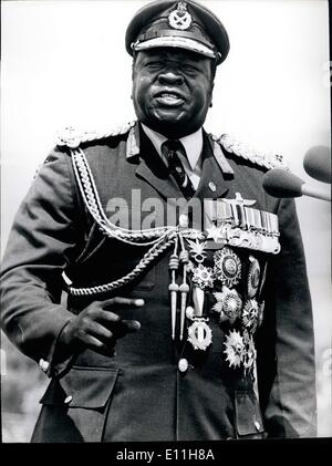 1. Januar 1978 - KOBOKO. UGANDA. Präsident Idi Amin, bedeckt in seinem Feldmarschall Uniform mit seiner Medaillen, die Adressierung der Nations nach der Parade hier sieben Jahre seinen militärischen Coup. Stockfoto