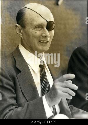 26. Dezember 1978 - der israelische Außenminister Moshe Dayan bei Pressekonferenz Stockfoto