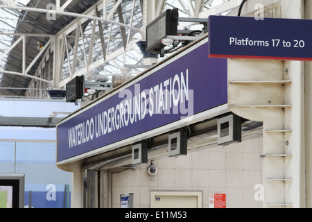 Waterloo unterirdische Station Schild am Waterloo Station-London Stockfoto