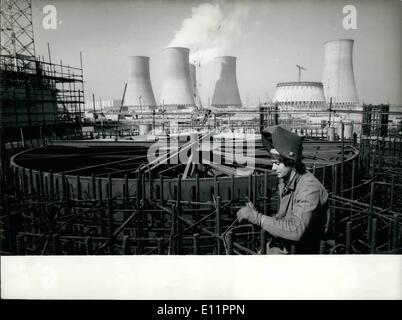 6. Juni 1979 - Tschechoslowakei Energie: Die V2-Atomkraftwerk: gebaut in Jaslovske Bohunice, Westslowakei, kommt gut voran: Arbeit ist in vollem Gange, auf die Struktur der Hauptproduktion Block, Mauern um den Reaktor Grube sind und so weiter betoniert werden. Die v-2 wird in der Nähe des Kernkraftwerks v-1 gebaut. Beide Kraftwerke des Typs WWER-440 sind mit sowjetischer Hilfe gebaut. Das Foto zeigt Pavel Komar Schweißen Stahlpanzerung der erste Reaktor Grube. Stockfoto