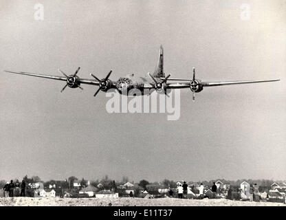 3. Februar 1980; Cambridge, UK; Ein B29A Superfortress Wissen stammt aus Kalifornien, fliegen in der Luftschlacht um England Flugplatz Duxford, Cambridge. Das Flugzeug wurde 1945 erbaut und ist heute im Imperial War Museum gestellt... (Bild Kredit: KEYSTONE Bilder USA/ZUMAPRESS.com) Stockfoto