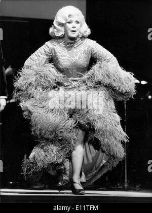 Schauspielerin Ginger Rogers führt im Alter von 69 Jahren Stockfoto