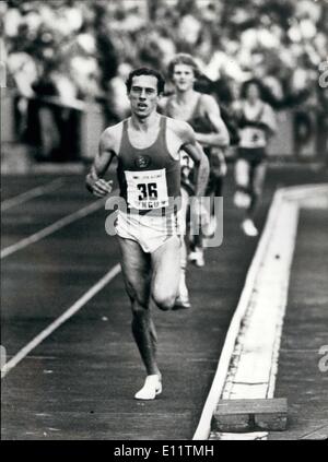 7. Juli 1980 - Steve Ovett bricht World Record für die Meile In Oslo: In the Bislett Stadion in Oslo, britische Läufer Steve Ovett, brach der Weltrekord Meile, die von Seb Coe, in einer Zeit von 3min.48.8 Sekunden Foto gehalten wurde Steve Ovett gesehen während seiner Rekord-Meilen-Rennen in Oslo zeigt. Stockfoto