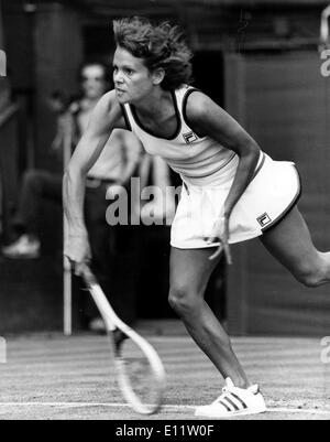 Tennisspieler Evonne Goolagong spielt in match Stockfoto