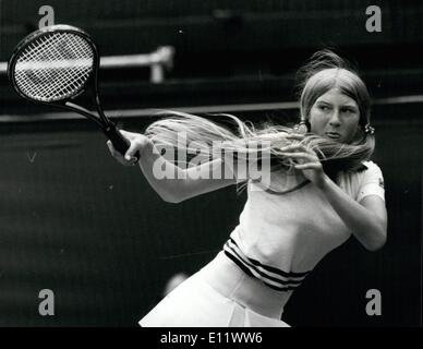 6. Juni 1980 - Virginia Wade geschlagen von Andrea Jaeger: Foto zeigt 15-Year-Old American Tennis-Star in Aktion gegen Großbritanniens Virginia Wade, Andrea Jaeger in zwei Sätzen. Stockfoto