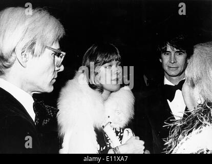 Anthony Perkins und Andy Warhol am ball Stockfoto