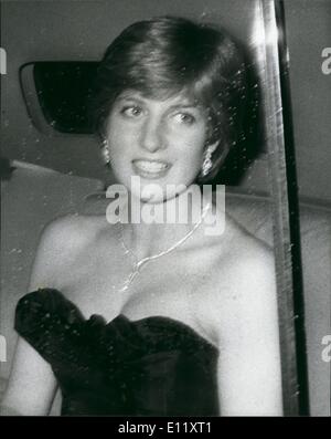 3. März 1981 - erste Big Night Lady Diana: Lady Diana Spencer, ihre erste offizielle Verlobung letzte Nacht wenn sie Prinz Charles für eine besondere Leistung zugunsten der Royal Opera House Entwicklung da Relação Goldsmith Hall in London begleitete durchgeführt. Das Foto zeigt Lady Diana zu sehen Ankunft in der Goldsmith Hall letzte Nacht. Stockfoto