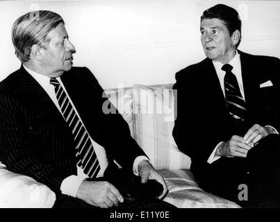 20. November 1980; Washington, DC, USA; Als erstes traf ausländischer Regierungschef am 20. November 1980, der Bundeskanzler HALMUT SCHMIDT (links) mit US-Präsident RONALD REAGAN nach seiner Wahl... (Bild Kredit: KEYSTONE Bilder USA/ZUMAPRESS.com) Stockfoto