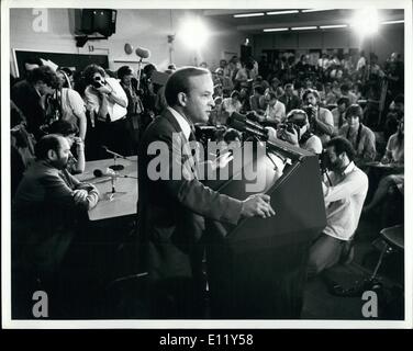 3. März 1981 - spricht Doktor O'Grady, press, Washington D.C. 30. März 1981. George Washington Hospital Arzt Dennis O'Grady spricht zu Reportern am George Washington Hospital unter der Bedingung von Präsident Ronald W. Reagan, der erschossen wurde, nach der Bewältigung einer Union, die heute im Hotel versammelt. Drei weitere wurden auch kritisch bei dem Attentat verletzt. Stockfoto