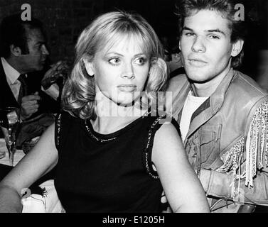 Schauspielerin Britt Ekland und Robert Rupley Stockfoto