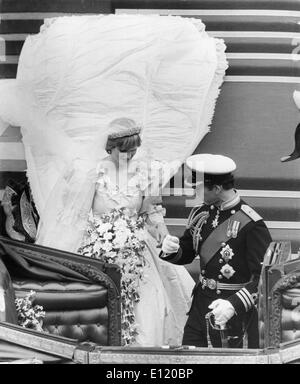 29. Juli 1981 - London, England, Vereinigtes Königreich - Prinz CHARLES und DIANA SPENCER nach der Hochzeit. Hochzeit von Charles, Prinz von Stockfoto