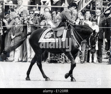 Königin Elizabeth II in Trooping die Farbe Stockfoto