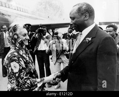 Sep 20, 1981; Kenia, Afrika; Indiens erste Frau Premierministerin INDIRA GANDHI mit kenianischen Präsidenten DANIEL ARAP MOI Stockfoto