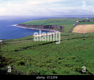 Irland (Eire). County Clare. Burren Klippen Küstenlandschaft. Stockfoto