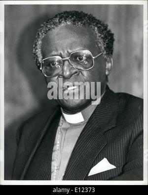 2. Februar 1984 - hielt Bischof Desmond Tute, Generalsekretär des südafrikanischen Rat der Kirchen und des Bischofs von Lesotho, eine Pressekonferenz im Nationalrat der Kirchen-Hauptsitz in New York City, den südafrikanische Rat der Kirchen gegen die 451 Seite Eloff Kommissionsbericht die Eloff Kommission zu verteidigen von den südafrikanischen Rat der Kirchen ernannt wurde. Der Bericht, der am 15. Februar dieses Jahres in das südafrikanische Parlament eingereicht wurde, bat, dass SACC Fonds unter staatliche Kontrolle gestellt werden. Foto zeigt: Bischof Desmond Tutu während seiner Pressekonferenz. Stockfoto