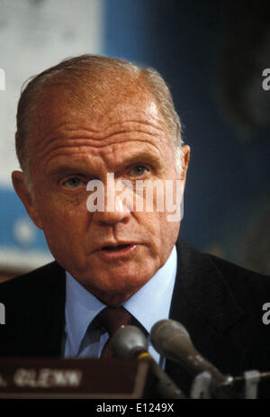 5. August 1985; Washington, DC, USA; Foto Datum unbekannt USA Senantor JOHN GLENN D -OH... Stockfoto