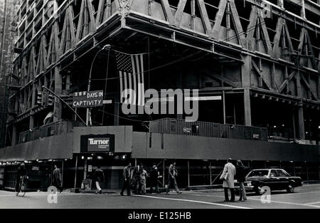 7. Dezember 2004; New York, NY, USA; (Datei Foto Datum unbekannt). Ein Banner in New York zeigt der Länge der Zeit, die Geiseln MOOREHEAD KENNEDY und andere waren im Iran statt... (Bild Kredit: KEYSTONE Bilder USA/ZUMAPRESS.com) Stockfoto