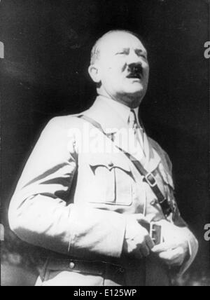 24. Oktober 2005; Berlin, Deutschland; Foto: Datum unbekannt. ADOLF HITLER eines seiner mächtigen reden zu geben. .  K Stockfoto