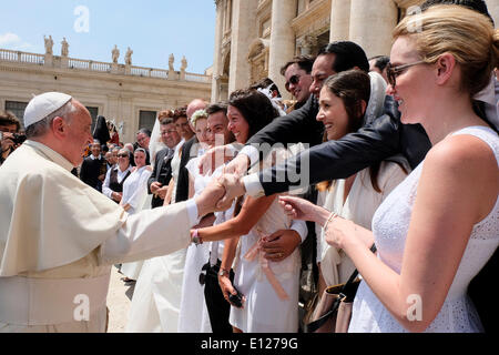 Vatikan-Stadt. 21. Mai 2014. Franziskus - Generalaudienz vom 21. 2014 Kredit: wirklich einfach Star/Alamy Live-Nachrichten Stockfoto