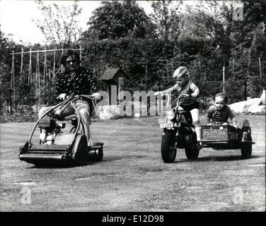 15. Dezember 2011 - Phil Read Sohn - die 4 Jahr alten Motor Bike Fiend - Pip, der Sohn des Motor-Cycle World Champion Phil einfach lesen Stockfoto