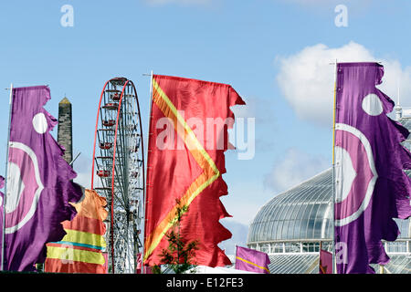 Glasgow Green, Glasgow, Schottland, Großbritannien, 21. Mai 2014. Banner fliegen vor dem Big Weekend Music Festival von BBC Radio 1 Stockfoto