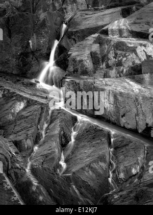 Wasserfall am Glen Alpine Creek in der Nähe von gefallenen Blätter See. California Stockfoto