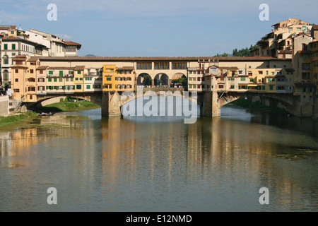 Ponte Vecchio über den Arno, Florenz, Italien. Stockfoto