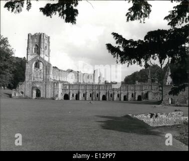 24. Februar 2012 - Fountains Abbey: Sobald die reichsten Zisterzienser Haus in Großbritannien das Kloster erbaut im 12. Jahrhundert ist heute in Ruinen. Ein beliebter Ort für Touristen in West Riding of Yorkshire. Stockfoto