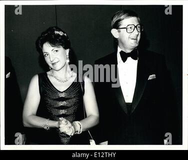 24. Februar 2012-New York City Mai 28, 1981 - Vista International Hotel - H.R.H. Prinzessin Margriet der Niederlande und ihr Mann Herr Pieter van Vollenhoven Ehrengast auf dem Peter Stuyvesant Ball zugunsten der beiden historischen Wahrzeichen Institutionen stattfindet die Dutch West India House in Amsterdam und San Marco in der Bowery in New York waren. Stockfoto