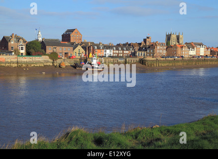 Kai, Stadt, Kings Lynn, Norfolk, Blick über Fluss Ouse von West Lynn England UK Panorama panorama Stockfoto