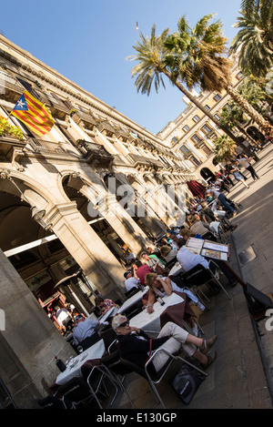 Restaurant an der Plaza Real in Barcelona Stockfoto