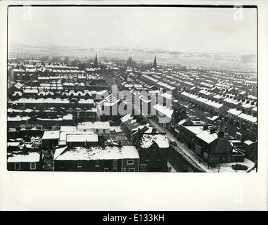 26. Februar 2012 - mit Blick auf die katholische Hochburg Bereich New Lodge Road in Belfast Stockfoto