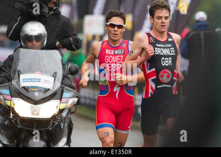 Jonny Brownlee und Gomez von Spanien während der ITU Triathlon London im September 2013. Stockfoto