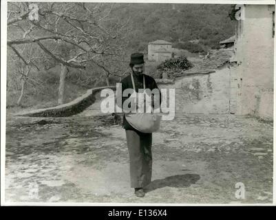 28. Februar 2012 - militanten Mönchen auf dem Berg Athos: In the Esphigmenou Kloster auf dem Berg Athos im Norden Griechenlands, sind 40 Mönche Stockfoto