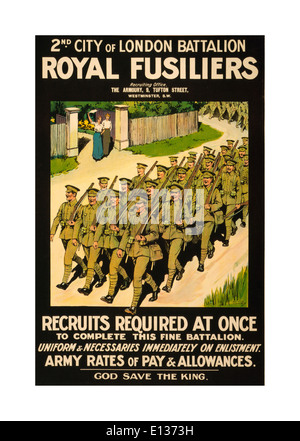 WW1 Rekrutierung Propagandaplakat in 1914 UK Royal Fusilier Soldaten marschieren in uniform Stockfoto