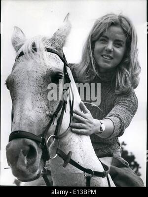 29. Februar 2012 - ein gelungenes Haustier für April Love von Ann Moore. Stockfoto