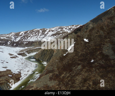 Eine Untersuchung der Raptoren, einschließlich des KSowl, wurde im Rahmen eines Forschungsprojekts des Yukon Delta National Wildlife Refuge in den Kilbuck Mountains durchgeführt. Im Rahmen des Projekts wurden Hubschrauber zur Verfolgung und Überwachung der Greifvogelpopulationen in der Region eingesetzt. Stockfoto