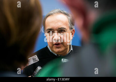 Washington DC, USA. 21. Mai 2014. Sergio Marchionne, CEO von Fiat S.p.A. und die Chrysler Group beteiligt sich an einer Diskussion über die Autoindustrie an der Brookings Institution in Washington, D.C. am 21. Mai 2014. Bildnachweis: Kristoffer Tripplaar/Alamy Live-Nachrichten Stockfoto