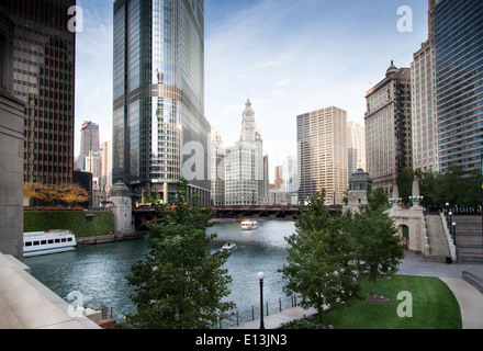 Brücke über einen Fluss in einer Stadt, La Salle Street Bridge, Chicago Stockfoto