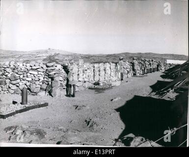 22. März 2012 - The Watch in The Aden Frontier mit Jemen: Aden Protektorat erhebt man die Gefahr Wände, und beobachten Sie robuste Grenze Mühlen zwischen ihm und dem Fort. Stockfoto