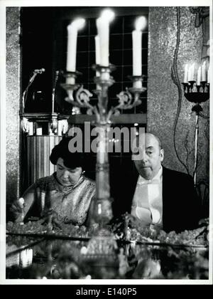 31. März 2012 - Frau Claudia Sutherland und der Nobelpreisträger in der Literatur, Pablo Neruda, Chile Stockfoto