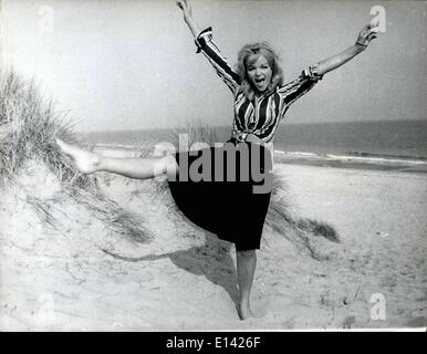 31. März 2012 - haben eine wundervolle Zeit am Strand ist Renate Holt Deutschland schönes 22-Year-Old-Modell, hat ihren ersten Film mit dem Titel '' Rakete zum Mond " Stockfoto