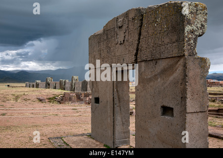 Tor der Sonne Kalasasaya Tempel. Tiwuanaku archäologische Stätte. Bolivien Stockfoto