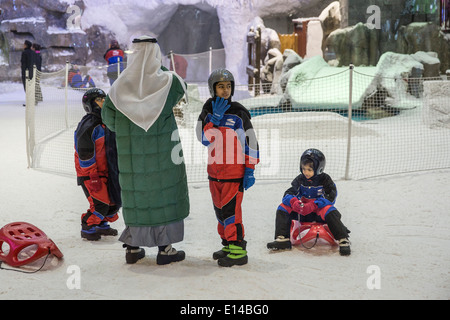 Vereinigte Arabische Emirate, Dubai, Ski Dubai in der Dubai Mall Stockfoto