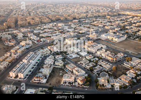 Vereinigte Arabische Emirate, Dubai, Vororte. Luftbild Stockfoto