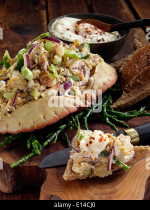 Pikante Krabben Chili Mayo mit French toast Stockfoto