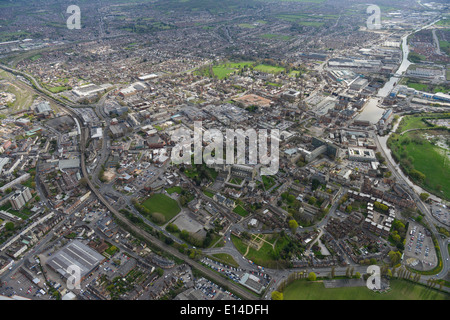 Eine Luftaufnahme aus dem Norden in Richtung Gloucester Stadtzentrum suchen Stockfoto