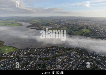 Einen tollen Blick über den Fluss Tamar zeigt frühen Morgennebel Stockfoto