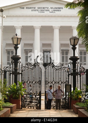 Indien, Mumbai, Fort-Bezirk, Horniman Circle Garden Gate und Asiatic Society, zentrale Staatsbibliothek, altes Rathaus Stockfoto