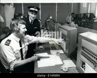 18. April 2012 - rechten Foto zeigt Herr Tom Cook in der Leitwarte im New Scotland Yard heute nach Aufnahme seiner neuen ernennen Stockfoto